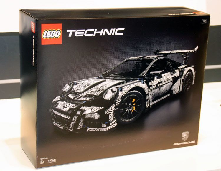 LEGO Technic Porsche 911 GT3 RS (42056) Details - The Brick Fan